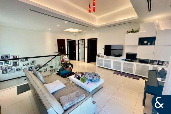 Type 3S1 | Great Location | VOT | End Unit